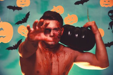 Maço gövde, kabak ve yarasalar süslemeleri ile. Hediye ver yoksa karışmam