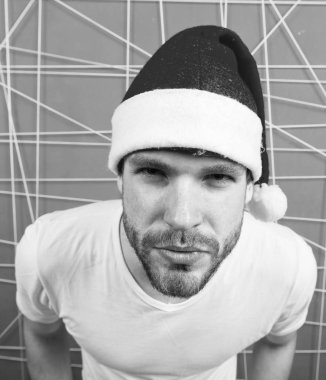 santa şapka adam Noel hediyesi için bekleyin. Online Noel alışveriş. Yeni Yılınız Kutlu Olsun. Xmas önce sabah. mutlu Noel Baba adam. teslimat Noel hediyeleri. Mutlu Noeller. Şuna bak. Sevgili Noel Baba