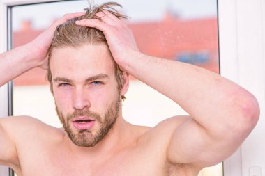 Maço çekici görünüm bakım güzellik hakkında. Temel yöntemler güzellik rutin. Cilt bakım ve bakım. Güzellik zamanlamanızı. Sabah güzellik rutin denetim listesi. Adam yakışıklı kadar sadece uyku modundan çıkarma sakallı