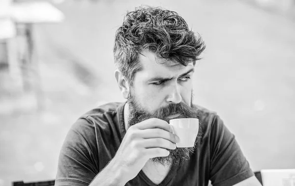 Mature hipster with beard hair drinking coffee. brutal male needs morning refreshment. drink espresso coffee. morning breakfast. Bearded man in cafe. What a great morning — Stock Photo, Image