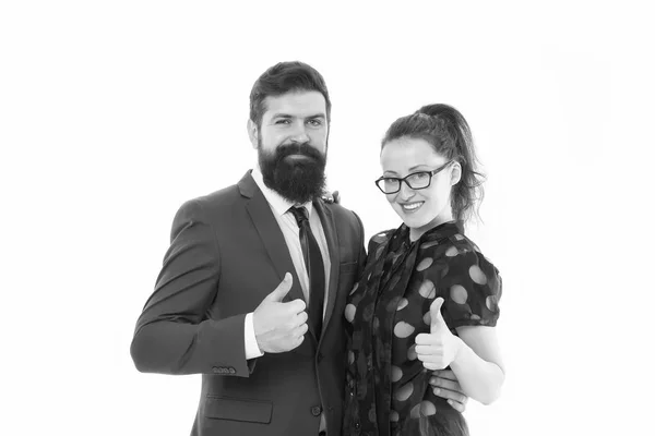 Bel lavoro. Colleghi d'affari hipster uomo con la barba e occhiali bella donna su sfondo bianco. Equilibrio tra leadership imprenditoriale e cooperazione. Concetto di team aziendale. Coppia mostra pollice in su gesto — Foto Stock