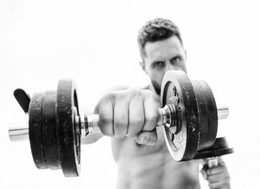 Fitness Sağlık Diyet. atletik vücut. Dumbbell salonu. güçlü AB Torso ile adam sporcu. Steroid. Kaslı adam Barbell ile egzersiz. spor ekipmanları. Mükemmel altı paket. Sağlıklı yaşam konsepti