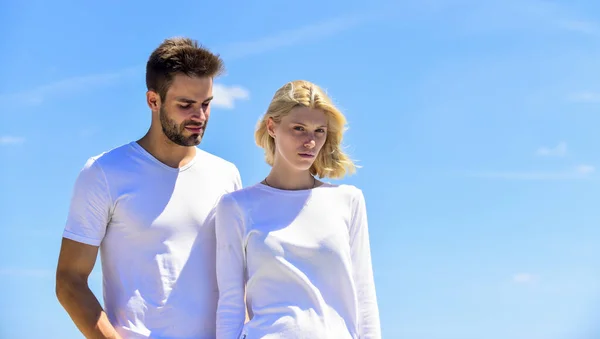 Sociala problem. Förräderi och skilsmässa. familjepsykologi. Ett mellanmänskligt förhållande. förståelse och stöd. De har relationsproblem. par förälskade. gift i himlen — Stockfoto