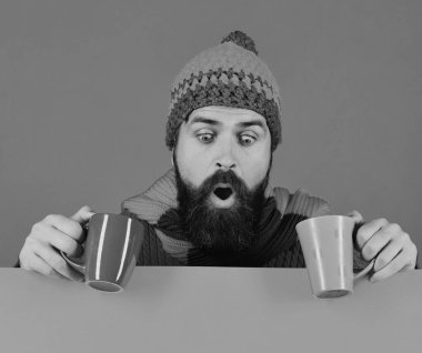 Sonbahar kahvesi ve ev kahvesi konsepti. Kafeinli içecek fikri