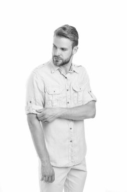 Renklerden çekinme. Yakışıklı, sıradan giyimli, beyaz tenli bir adam. Tıraşsız bıyıklı ve sakallı bir adam. Şık saçlı, sarışın bir adam. Mavili beyaz adam.