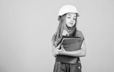 Kurucu mühendis mimar. Şapkalı çocuk işçisi. Güvenlik uzmanı. Geleceğin mesleği. Foreman müfettişi. Onarım. Çocuk Bakımı geliştirme. atölyeden küçük kız tamiri. Klasör ile tamirci. Kopyalama alanı