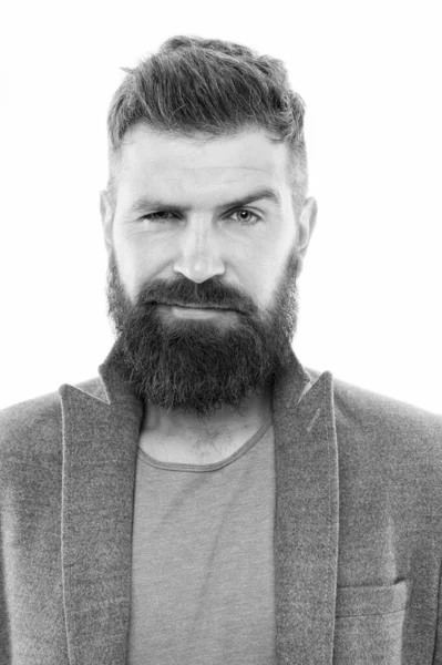 Kerel mode is vrij formalistisch. Trendy hipster met snor en lange baard in modejasje en casual jeans. Baard man in hipster mode stijl. Man van de mode — Stockfoto