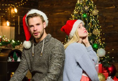 Hediye yapmak sanattır. Hediye vermek. Tam olarak istediği hediye. Tatil tüm dünyada kutlandı. Sevgilisi kış tatilini kutluyor. Birkaç Noel bayramı kutlaması. Hayallerini tahmin et.