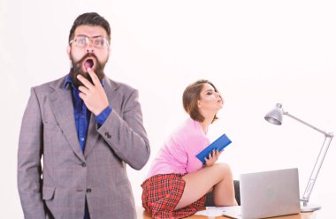 Çevrimiçi kullanılabilir. Bulanık öğrenci, sınavdan sonra seksi öğretmen masada otururken şok oldu. Sexi kız sörf internet, online iş. Çevrimiçi eğitime erişim sağlamak. Çevrimiçi satın alma ve satış