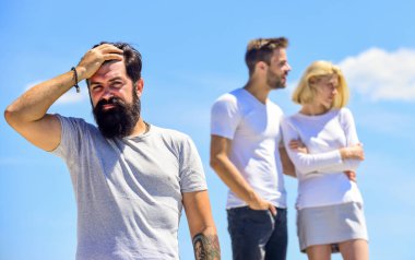 - Neler oluyor? Aile psikolojisi. Aşk üçgeni. Sosyal bir sorun. İhanet ve boşanma. Birbirine aşık çiftler. Üçüncü adam. Kişiler arası ilişki. Sohbet. ilişki sorunları