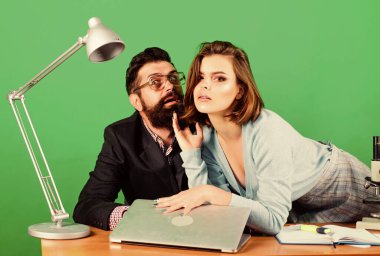 Özel ders. Öğretmenle flört etmek. Öğrenci şehvetli seksi kız ve deneyimli öğretmen. Şeytana uyma. En iyi hedef için flört etmek. Olgun bir öğretmen ve çekici bir kadın. Yasak İlişkiler kavramı