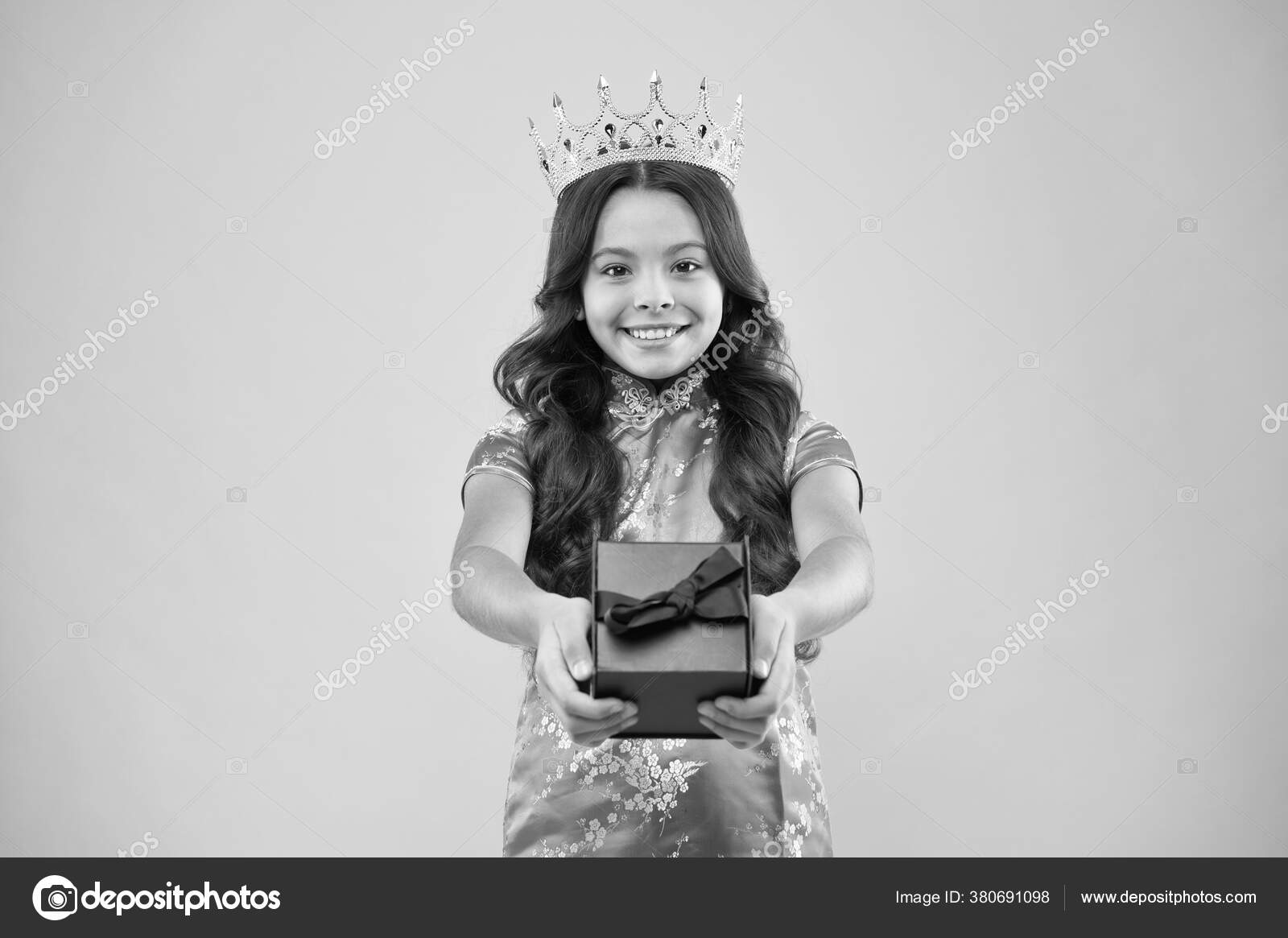 Foto de retrato de cabelo ondulado masculino adolescente japonês