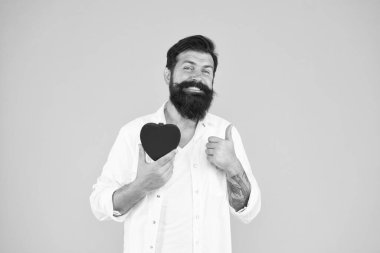 Düğün için. Sağlık hizmetleri. Kalp atışı ve tedavi. Aşık olmak. Aşk ve romantizm. İnsan organ bağışçısı olmak. Sakallı adam kırmızı kalp. Vahşi hippi kalbine iyi bakıyor. İzin ver sevgilin olayım.