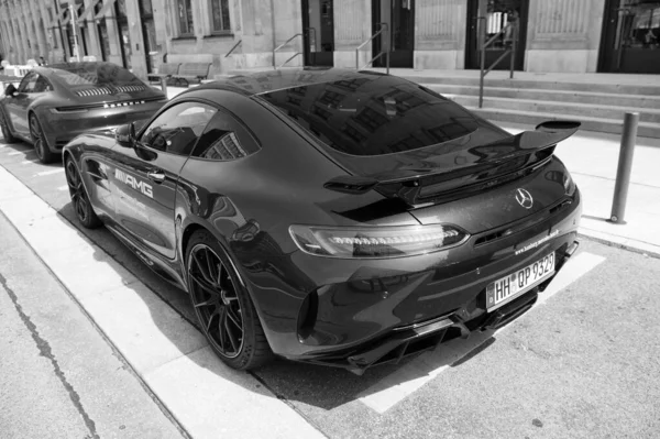 Supercar Lamborghini Huracan LP 610-4 black color parked at the street in Hamburg — Stock Photo, Image