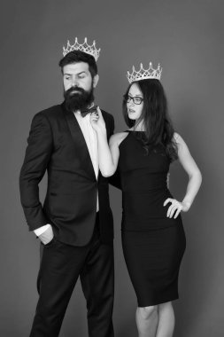 Burada büyük patron kim? Birbirine aşık çiftler büyük patron tacı giyer. Büyük patron. Büyük patron kadın. Hırslı ve başarılı. Zafer ve zafer. İş hayatında başarı. Hayal kurmaktan vazgeçme