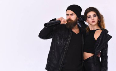 Kibirli yüzlere ve vahşi tarzlara aşık bir çift.