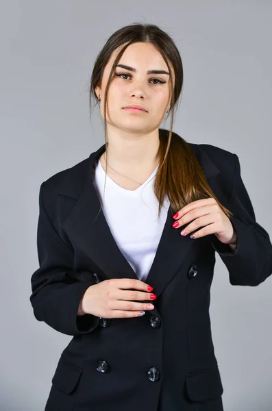 Businesswoman wear formal suit. hairdresser beauty salon. cute girl has long hair. female autumn fashion. style for real woman. wear trendy color only. woman in classy elegant jacket — Stock Photo, Image