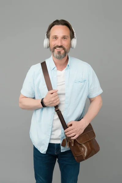 Get the very best audio experience. Bearded man listen to music grey background. Mature male wear audio headphones. Hi-Fi audio device. Listening to audio podcast. New technology. Modern life — Φωτογραφία Αρχείου
