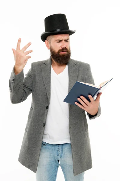 Enseñanza inspiradora. El maestro de escuela leyó el libro en voz alta. Enseñando literatura. Enseñanza privada. Clases privadas. Enseñanza y pedagogía. Escuela y educación — Foto de Stock