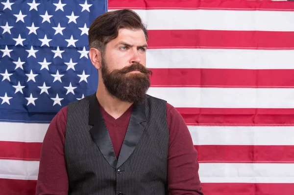 Thinking about future. legal system in america. confident mature man at american flag. bearded man study english. fourth of july. independence day. celebration of freedom. patriotic education — Stock Photo, Image