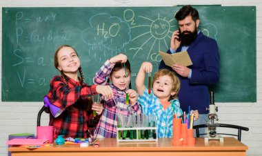 Grup etkileşimi ve iletişim. Bilimsel çıkarları destekleyin. Pratik bilgi. İlkokul kulüpleri listesi ve temalar. Okul kulübü eğitimi. Kimya temalı kulüp. Kulübümüzün konusu.