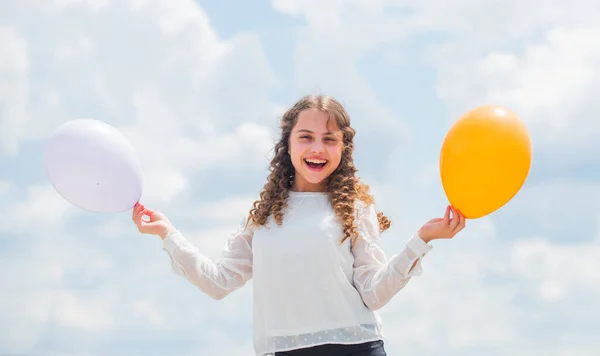 Creative idea. happy birthday party. small girl with party balloon. summer holidays and vacation. childhood happiness. feeling free and carefree. little kid in spring holiday. cheerful child have fun — Stock Photo, Image