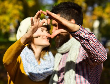 Kız ve sakallı adam ya da sevgili.