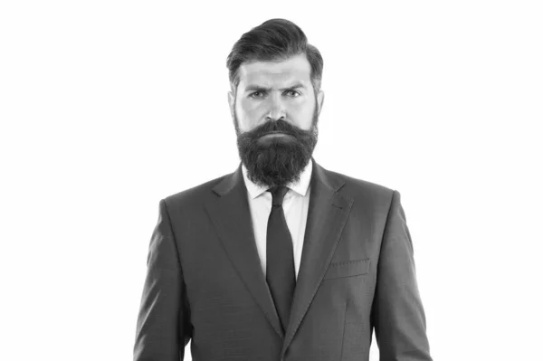 Bonito jovem empresário. Ternos de Negócios para Homens. modelo de moda masculina posando. Modelo morena bonito com barba e bigode. Retrato de homem de negócios. Um fato perfeito. homem barbudo em terno caro — Fotografia de Stock