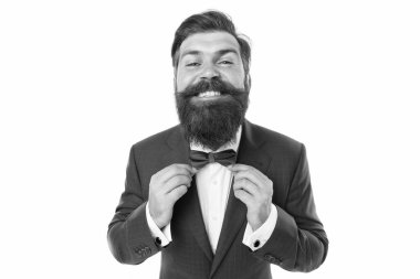 Harika görünüyorsun. Farklı düşün. Etkinlik yöneticisi. Modern hayatta iş. Damat düğüne hazır. Resmi takım elbiseli sakallı adam. Sakallı bir iş adamı papyon takıyor. Modern iş. Kişisel parti.