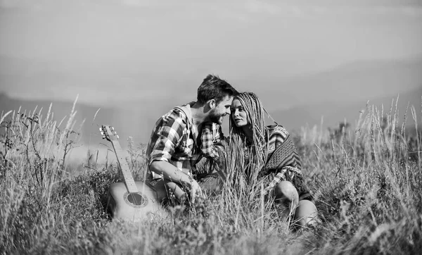 Hiking romance. Beautiful romantic couple happy smiling faces nature background. Boyfriend and girlfriend with guitar. Romantic walk. Romantic song. Love inspires them. Fresh air and pure feelings — Stock Photo, Image