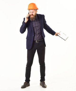 İnşaat alanında sorun var. Tam uzunluktaki stüdyo çekimi beyazda izole edildi.