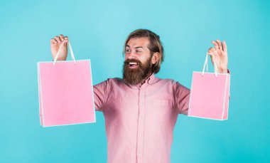 Satın aldığınız için teşekkürler. İçinde heyecan verici bir şey olan sürpriz erkek alışveriş torbası. Olgun bir adam sürpriz bir şekilde hediye paketiyle geldi. Genellikle doğum günlerinde kullanılır. Yıldönümü hediyesi al