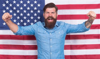 Mutlu adam başarıyı hisseder. Başarılı Amerika seyahati. Vatansever ve ulusal zafer. İngilizce öğrenimi konuş. Saf mutluluğu ifade et. Amerikan geleneğini takip et. Tatilde Amerika 'yı keşfetmek. Anavatanını adadı