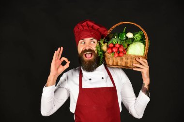 Taze hasatı olan aşçı 