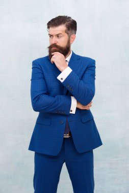 Olabildiğince yönlendir. İş adamı. İşe alım ve istihdam. İş için gel. Eleman alımı konsepti. Görüşmeye hazırım. Formalite alanında profesyonel çalışan. Şirket işvereni ve çalışanı