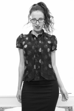 Sınıftaki seksi öğrenci. Okula dönüyorum. Bayan öğretmen gözlük takıyor. Ofis için şık bir moda. İş yerindeki CEO kadın. Güzellik ve moda. İş kadını ya da sekreter. Güzel bayan patron.