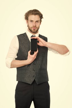 Cep telefonu ya da cep telefonu olan adam.