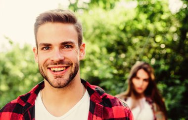 Beni takip edin. Hâlâ cana yakınken kadınlara saygılı bir şekilde öne çık. İlişkiye başlamak. Çift ilişkisi. Birkaç açık hava doğası yok oldu. Birbirine aşık çiftler