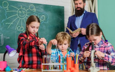 Arkadaşlarla çalışmak eğlencelidir. Tecrübe, bilgiye dönüşür. Grup etkileşimi. Bilim kulübü BTMM eğitimine başarılı bir yaklaşımdır. Pratik bilgi. Temel temel bilgi