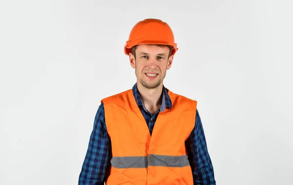 Man dragen beschermende harde hoed reparatie werken, goedkope renovatie ideeën concept — Stockfoto