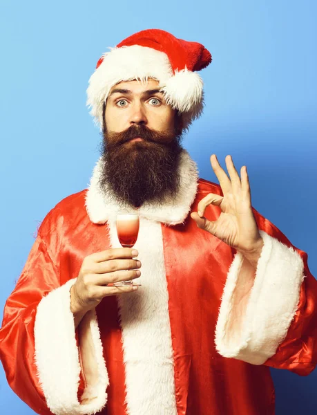 Knappe bebaarde kerstman — Stockfoto