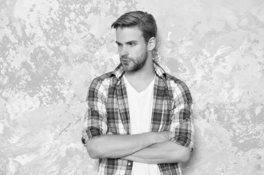 Şık bir adam. En büyük kötü çocuk. Çekici, seksi adam. Karizmatik bir adam. Yakışıklı, tıraşsız adam. Erkek güzellik standartları. Berber salonu. Berber dükkanı kuaförü. Cilt bakımı rutini. Moda modeli. Harika adam.