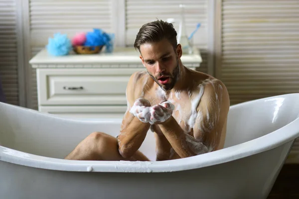 Concept de sexualité et de relaxation : mousse soufflante macho — Photo