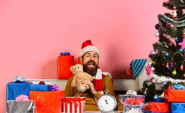 크리스마스 이브와 축하의 컨셉이야. 산타클로스가 휴가를 기다리다 — 스톡 사진