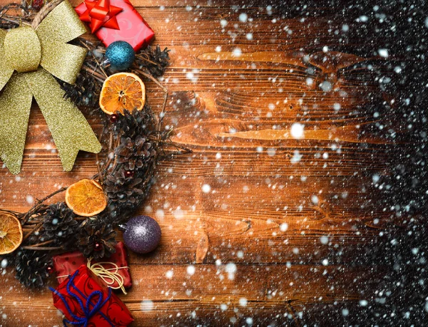 Kolorowy świąteczny wieniec — Zdjęcie stockowe