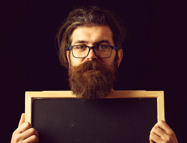 Hipster sonriente en gafas — Foto de Stock