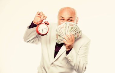 Vakit nakittir. Para kazan. Bankacılık ve para tasarrufu. Tasarruf sistemi ve hayat sigortası. Nakit güvenlik. Zengin dede. Başarılı bir iş adamı. Kıdemli emeklilerin elinde nakit para ve saat var.