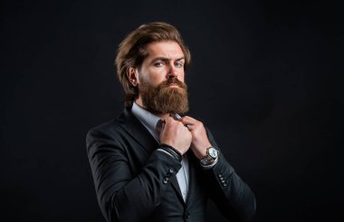 Modern başarılı erkek iş kariyerini temsil etmek, düğün günü konsepti