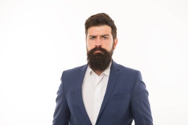 Klasik, insanı zarif gösterir. İş adamı ya da iş adamı. Moda tarzında sakallı adam. Sakallı ve bıyıklı traşsız bir adam. Hippi beyazda izole edilmiş. Resmi ofis kıyafeti. Moda ve tarz