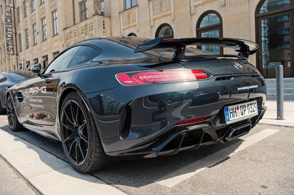 Supercar Lamborghini Huracan LP 610-4 svart farge parkert på gaten i Hamburg – stockfoto